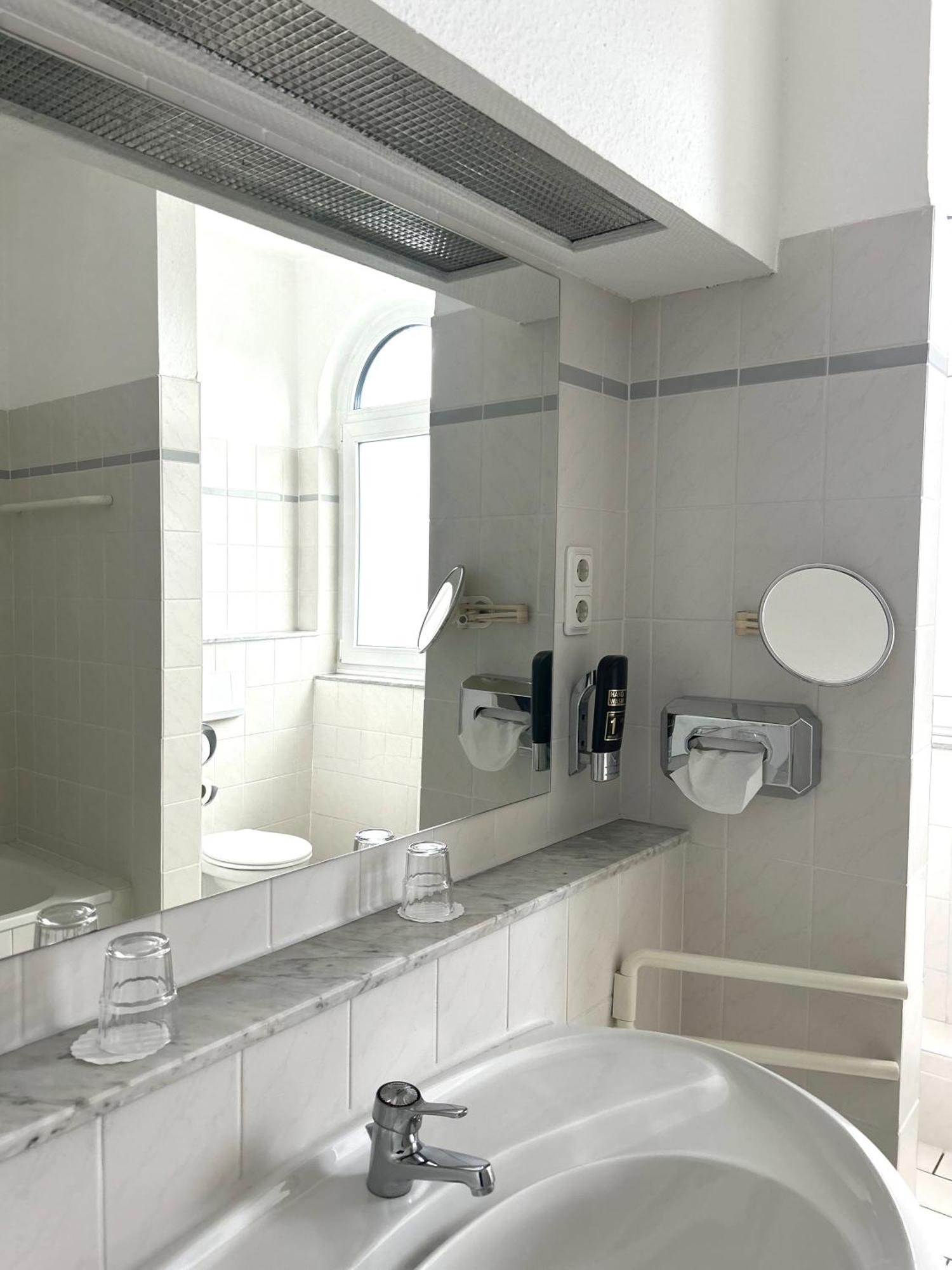 Sure Hotel By Best Western Wilhelmshaven City Esterno foto